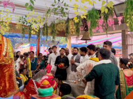 Virendra Singh Tomar paid obeisance at the shrine of Goddess Angarmoti during Navratri, praying for happiness and prosperity